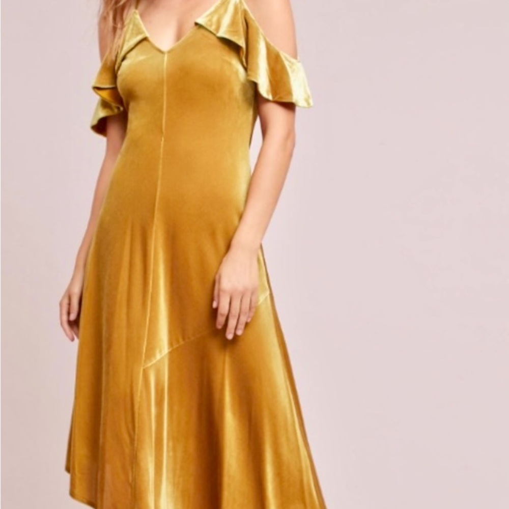 Donna Morgan Velvet Long formal Dress Women’s 2 Mustard Ruffles Nordstrom NWT